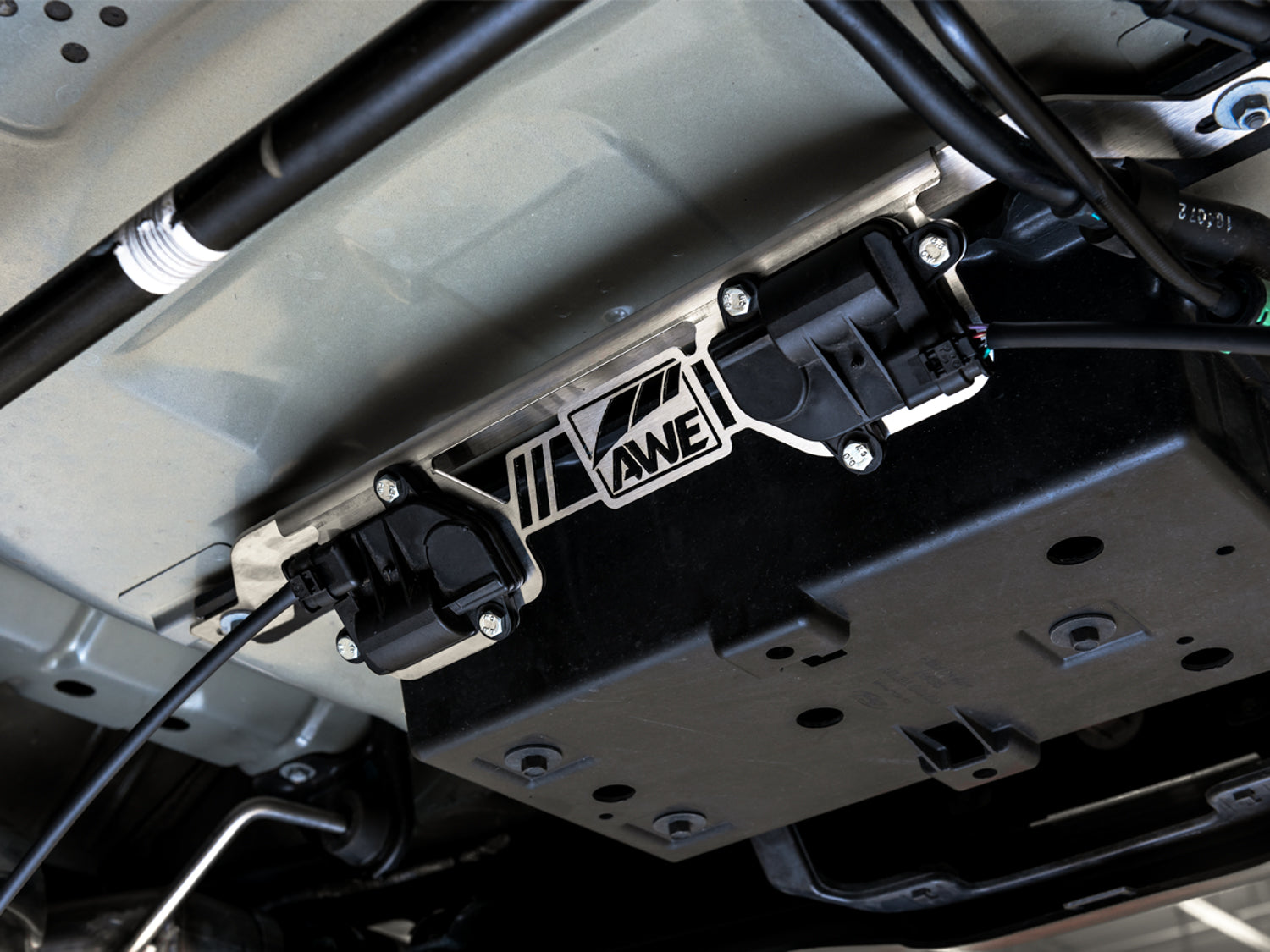 AWE Valve Motor Bracket – Ford S550 Mustang GT 2018+