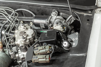 Radium Dual PCV/CCV Fluid Lock Catch Can Kit - Nissan Skyline GT-R R32  - Radium Engineering | Coore Australia