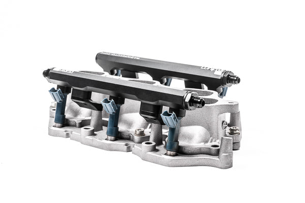 Radium 20-0897 1GR-FE fuel rails installed, alternate view