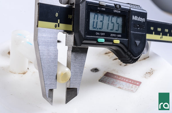 Radium SAE Female EFI Quick Connect to AN Male Low Profile Fitting