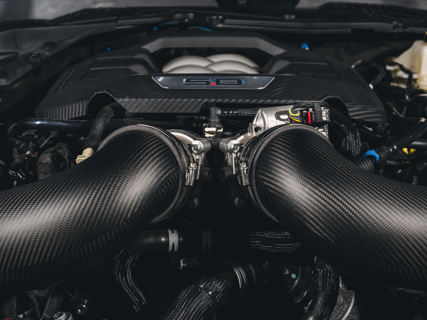 AWE S-FLO Carbon Intake – Ford S650 Mustang 5.0L