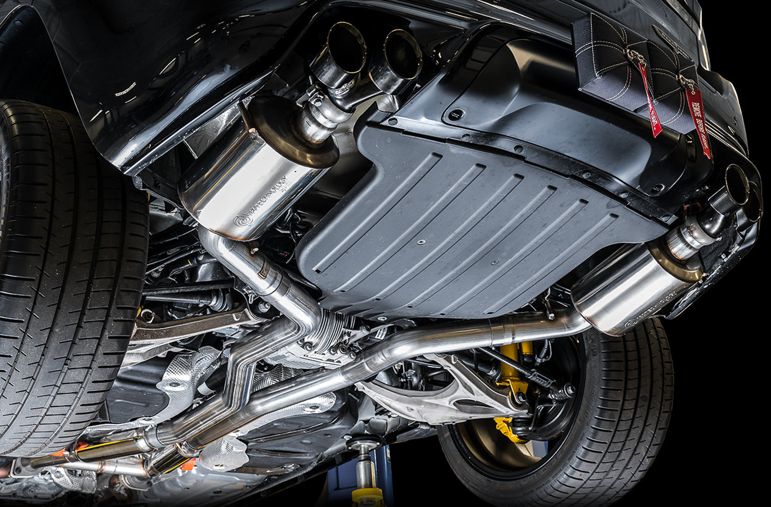 AWE Touring Edition Exhaust – Jeep WK2 Grand Cherokee SRT / Trackhawk