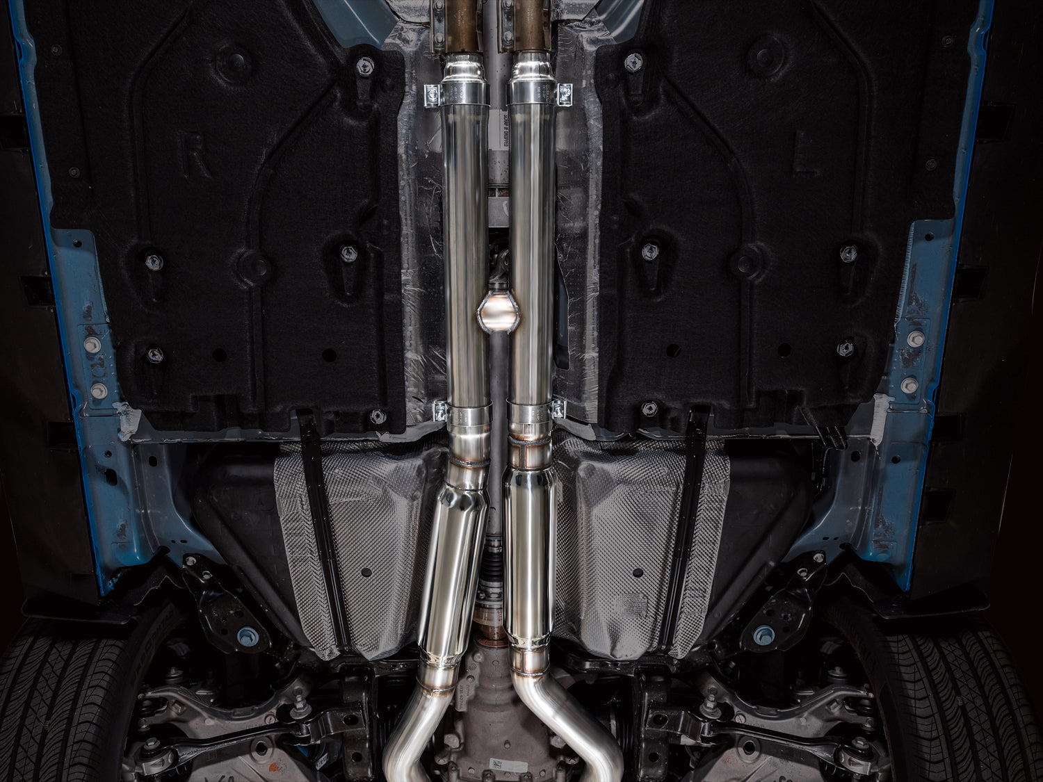 AWE Touring Edition Exhaust – Ford S650 Mustang GT (Dual Tip)