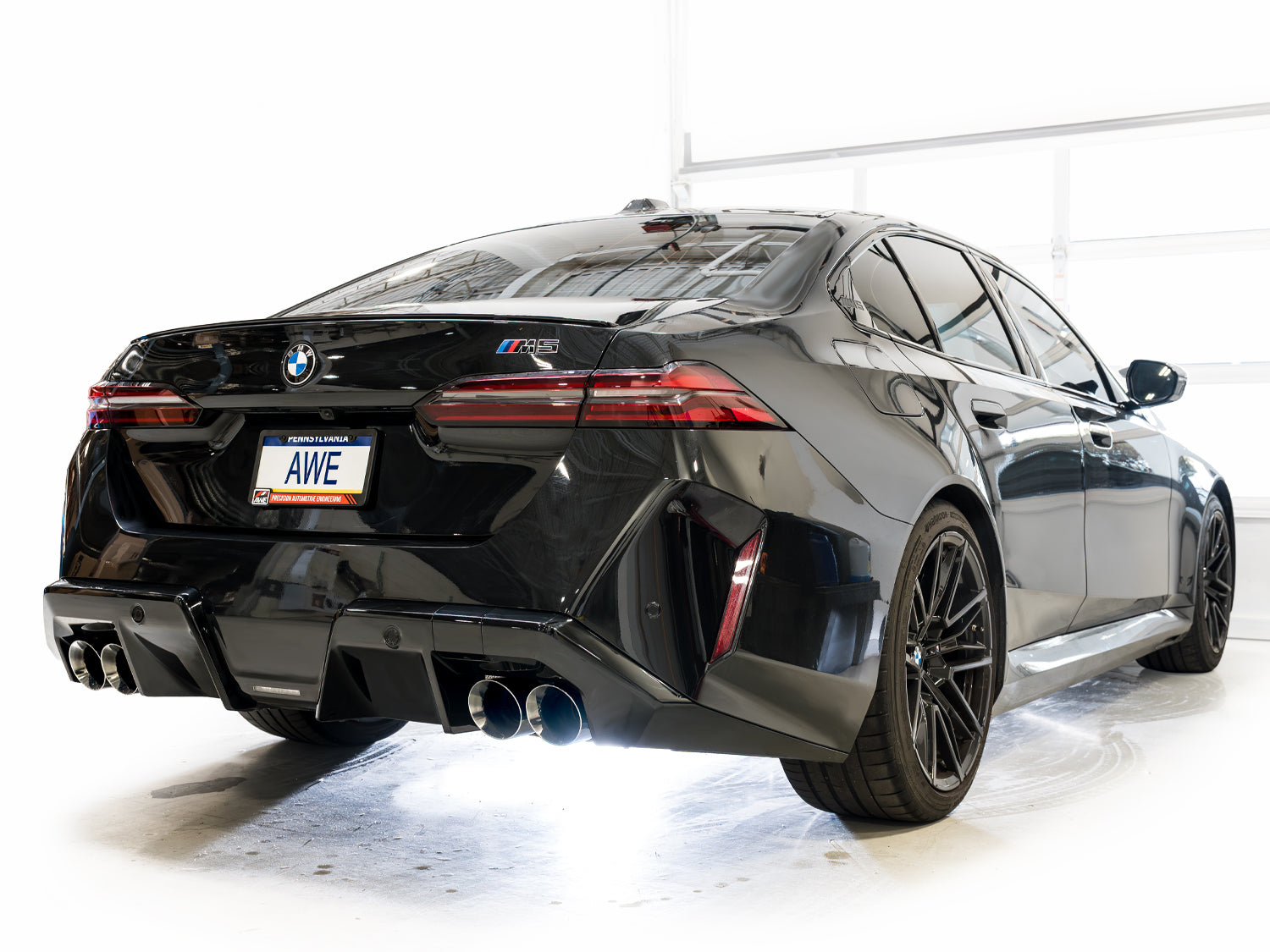 AWE Track Edition Exhaust – BMW G90 / G99 M5