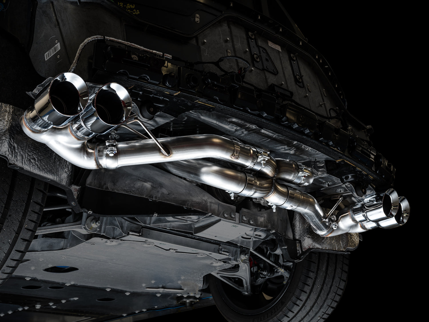 AWE Track Edition Exhaust – Chevrolet C8 Corvette Stingray / E-Ray
