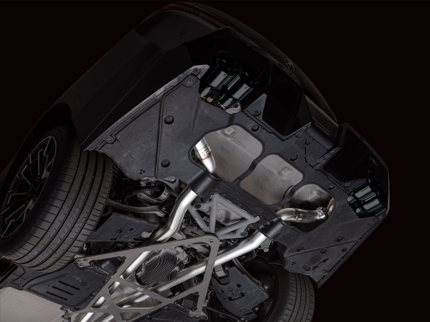 AWE Track Edition Exhaust – BMW G90 / G99 M5