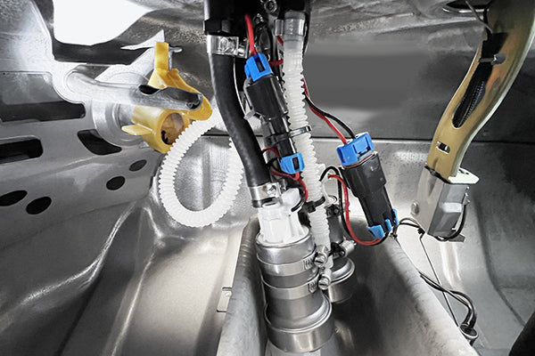 Radium 20-3795 connection kit with Del Sol hanger in tank