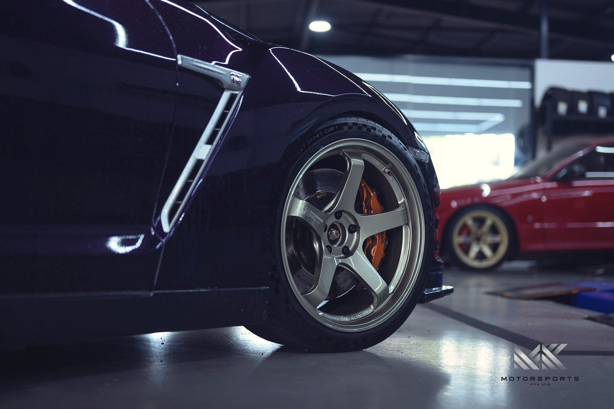 Advan GT Beyond R35 GT-R wheel – Racing Sand Metallic (RSM)
