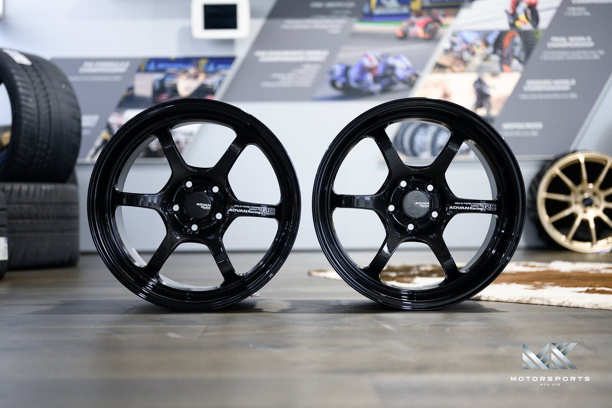 Advan Racing R6 wheel – Racing Titanium Black (TBK)