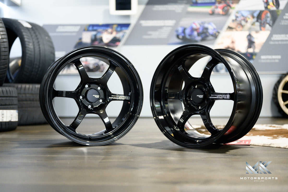 Advan Racing R6 wheel – view 3