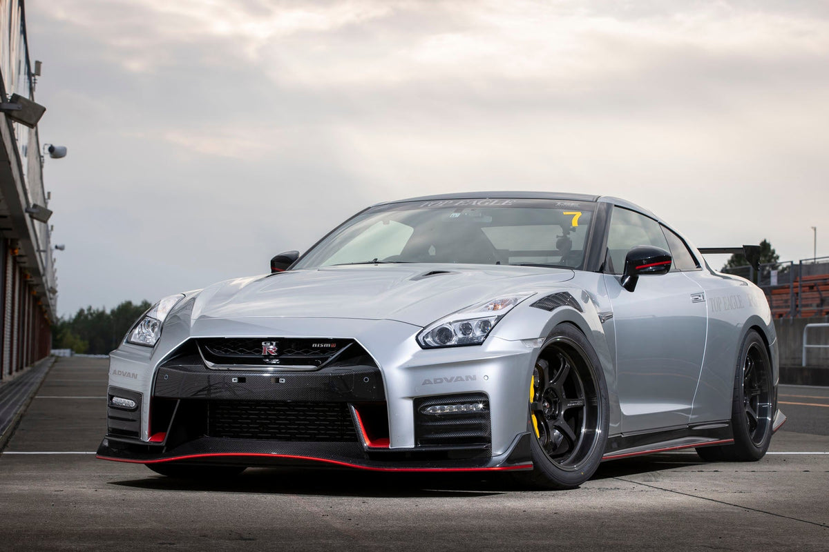 Advan Racing R6 wheel