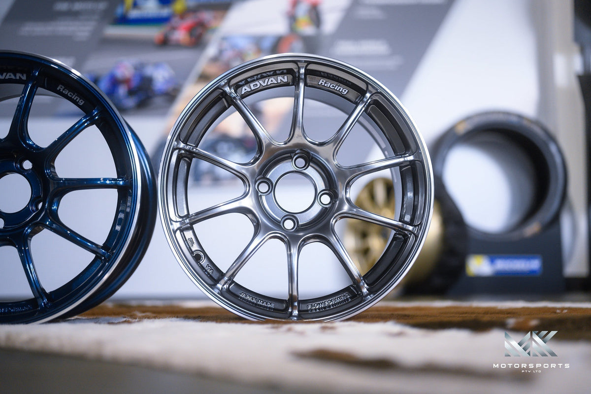 Advan Racing RZII wheel – Racing Hyper Black & Ring (HBR)