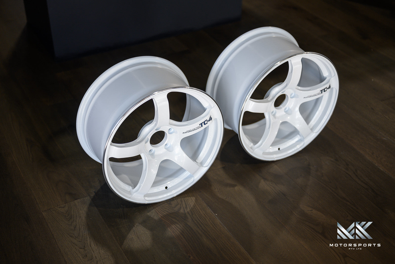 Advan TC-4 wheel – view 3