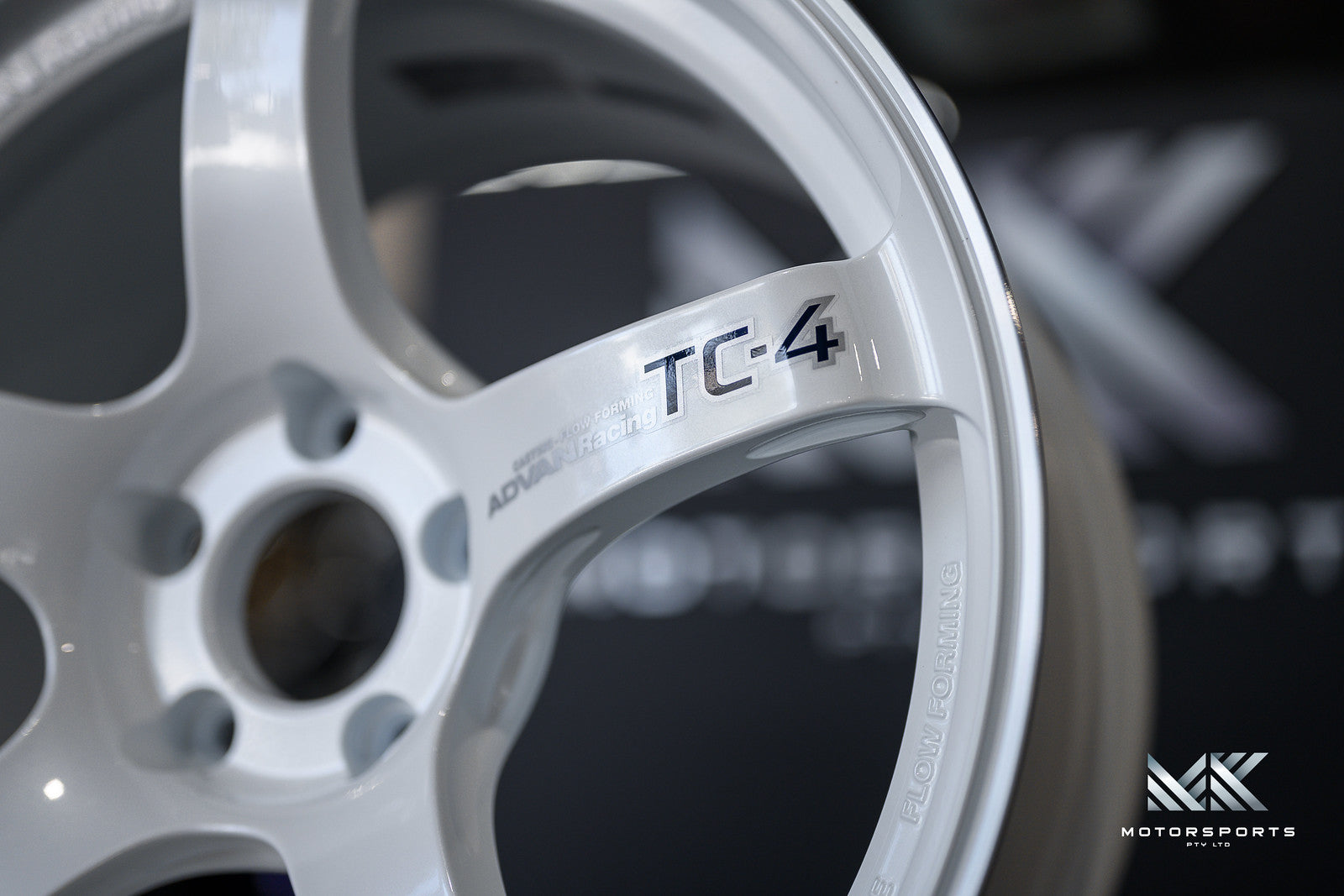 Advan TC-4 wheel – view 3