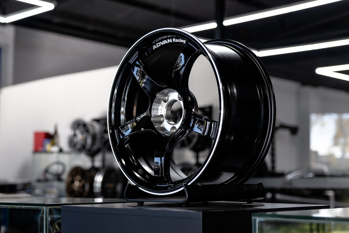 Advan TC-4 SE wheel – Racing Hyper Black & Diamond Cut (HBC)