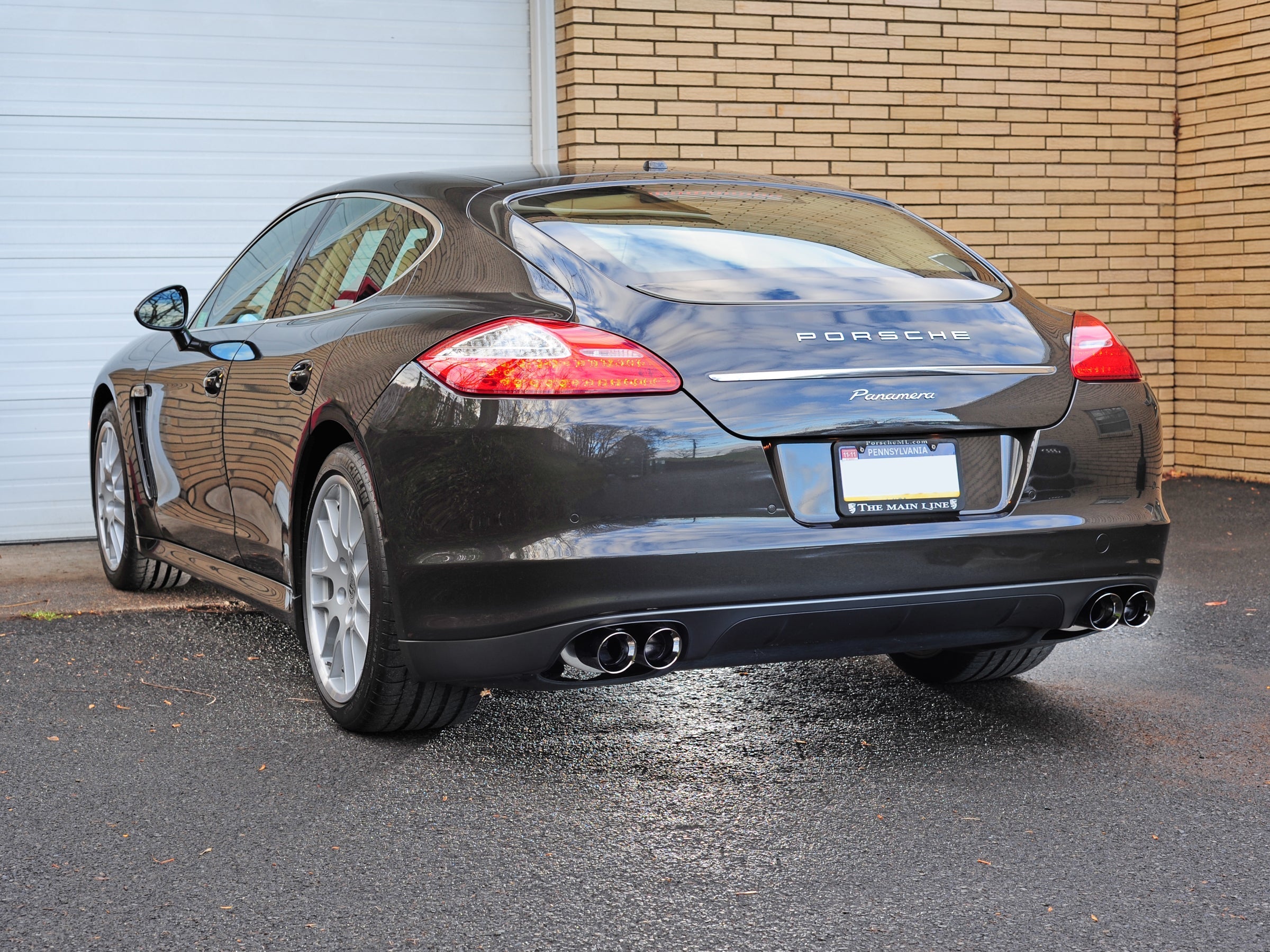 AWE Touring Edition Exhaust – Porsche 970 Panamera 2 / 4 3.6L