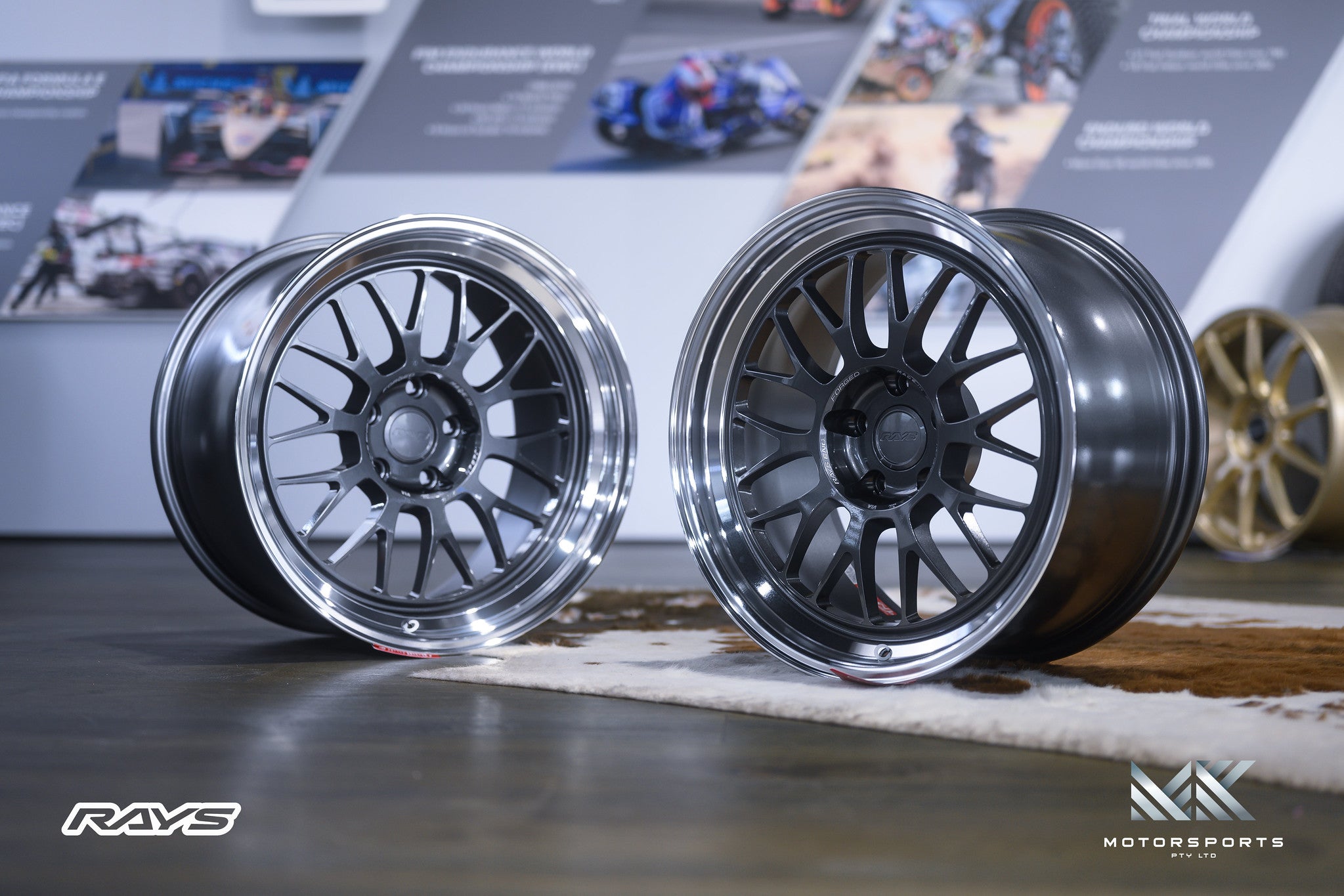 Volk Racing 21A wheel – Dark Gunmetal/Rim DC (VC)