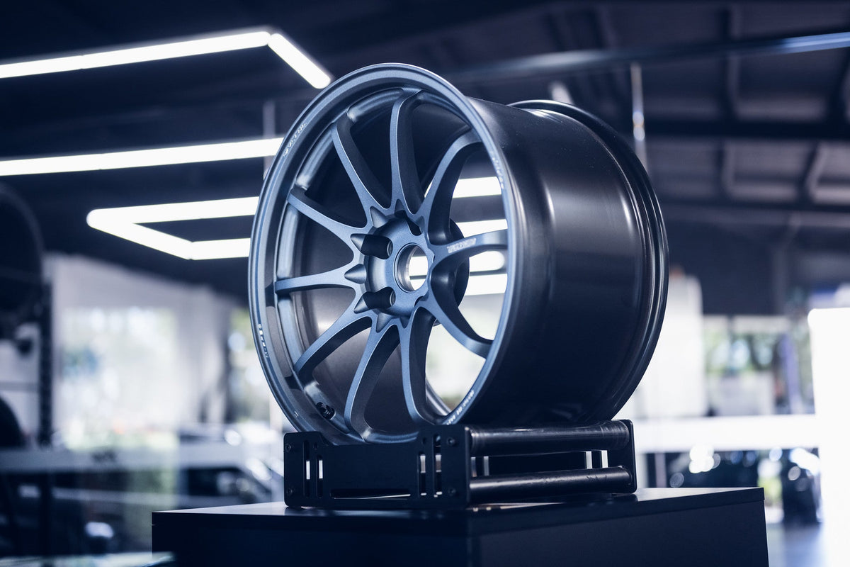 Volk Racing CE28N-plus M-Spec wheel – view 3