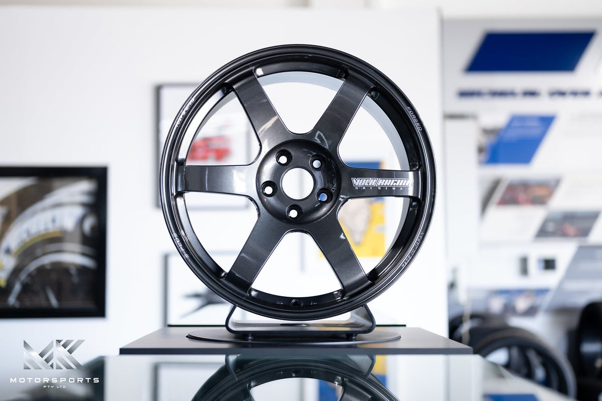 Volk Racing TE37 Saga S-Plus for Porsche wheel – Diamond Dark Gunmetal (MM)