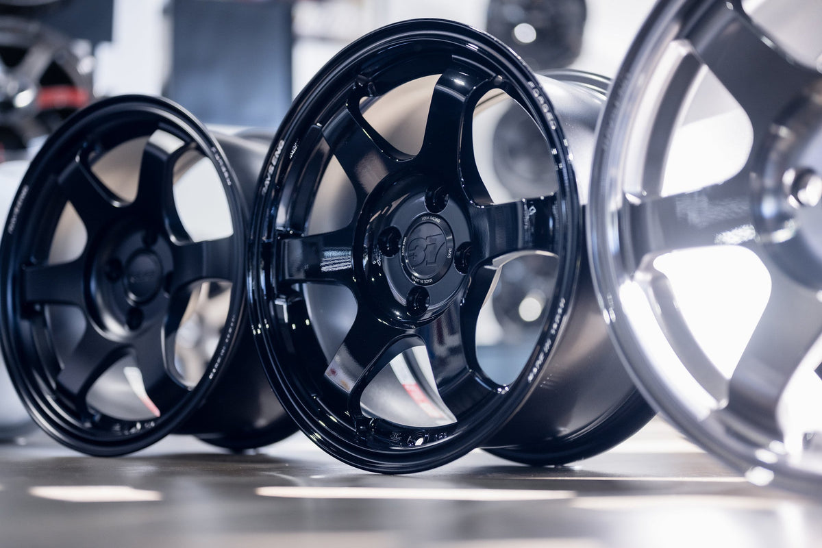 Volk Racing TE37 Saga SL wheel – Black (BK)