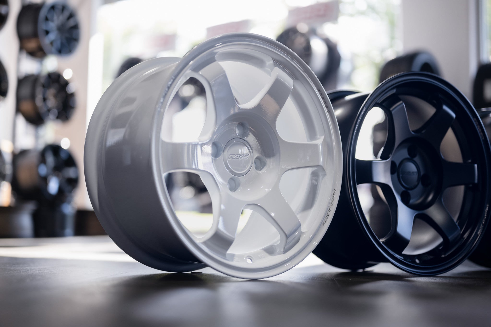 Volk Racing TE37 Saga SL wheel – Dash White (DW)