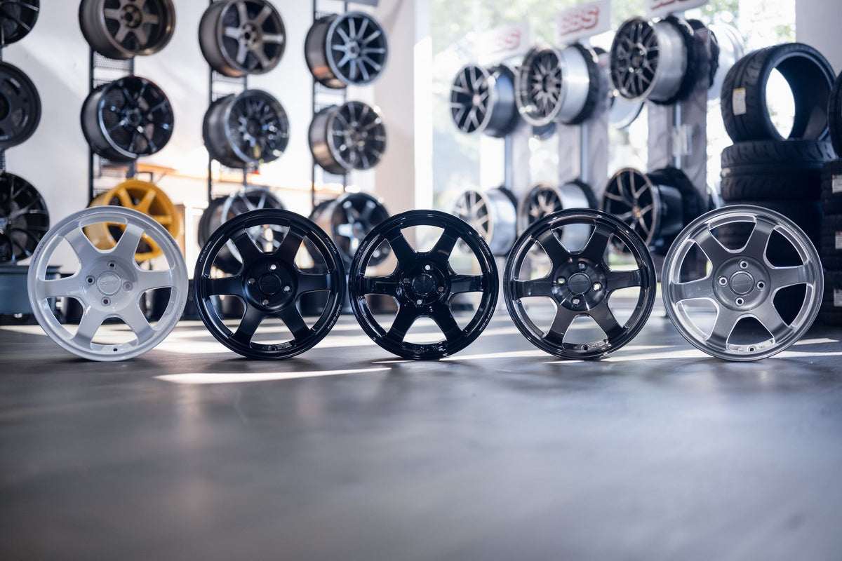 Volk Racing TE37 Saga SL wheel – view 5