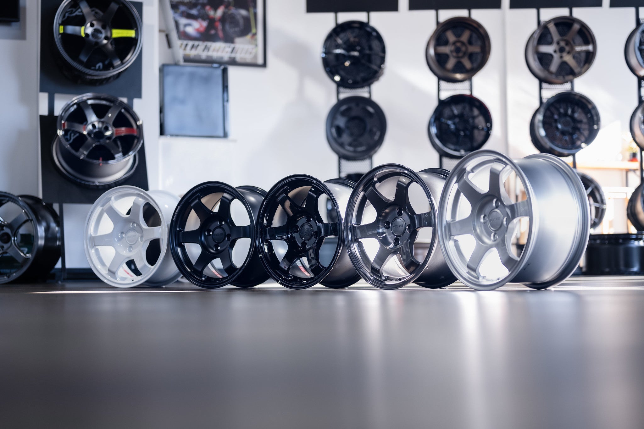Volk Racing TE37 Saga SL wheel – view 6