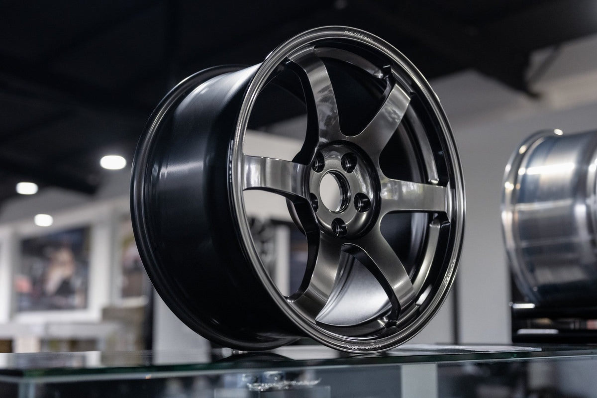 Volk Racing TE37 Saga SL wheel – Shining Black Metal (HM)
