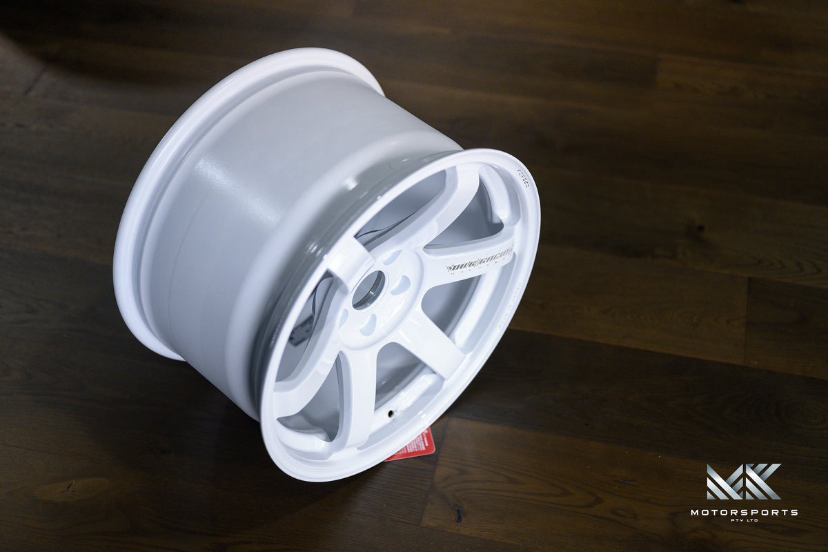 Volk Racing TE37 Saga wheel – view 2