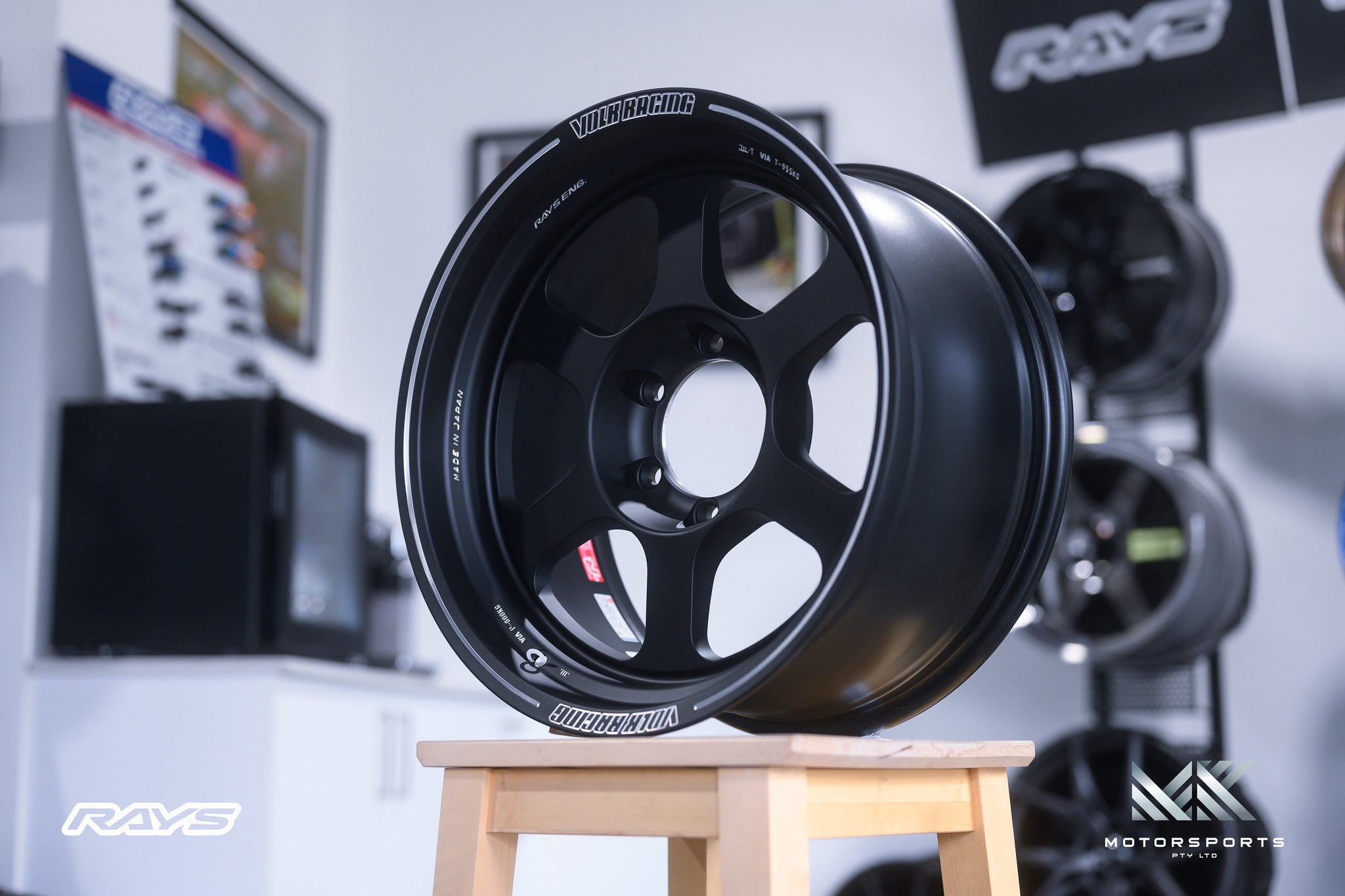 Volk Racing TE37XT wheel – view 2
