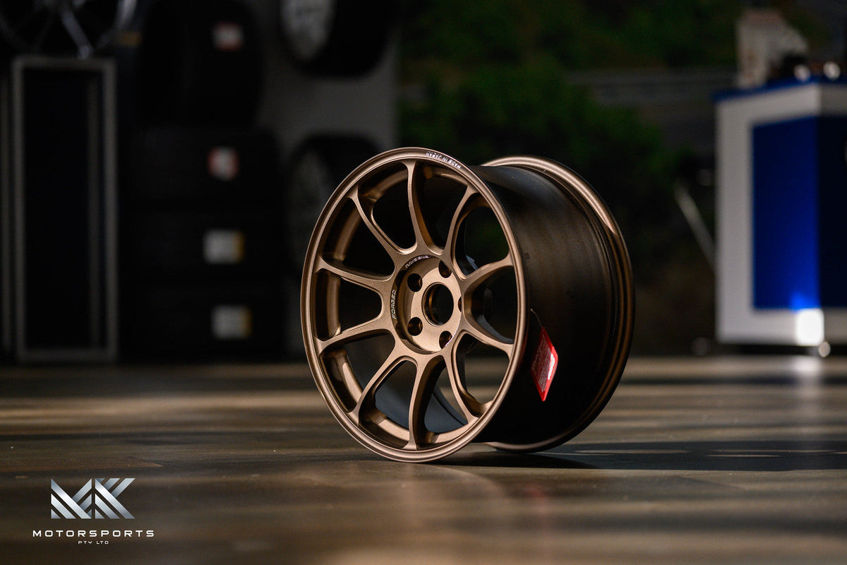 Volk Racing ZE40 wheel – view 2