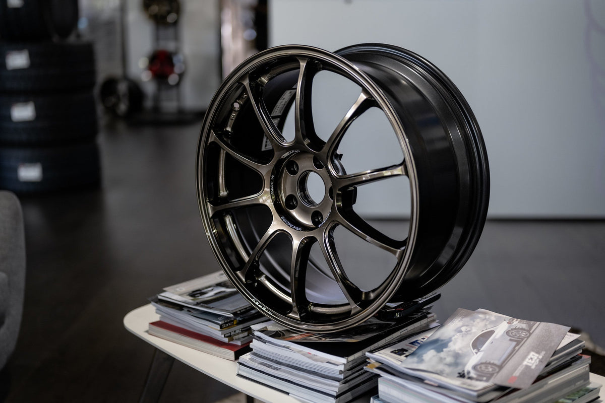 Volk Racing ZE40 wheel – view 2