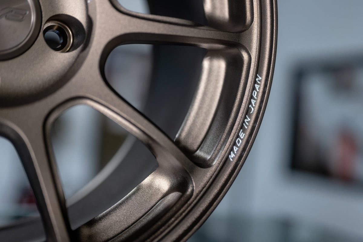 Volk Racing ZE40 M-Spec wheel – view 5
